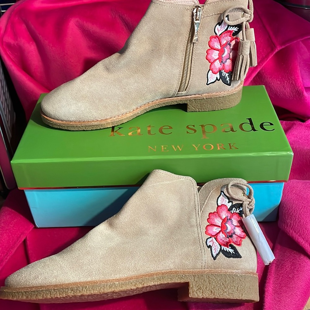 NEW Kate Spade suede ankle boots with embroidery and tassels size 7.5 US